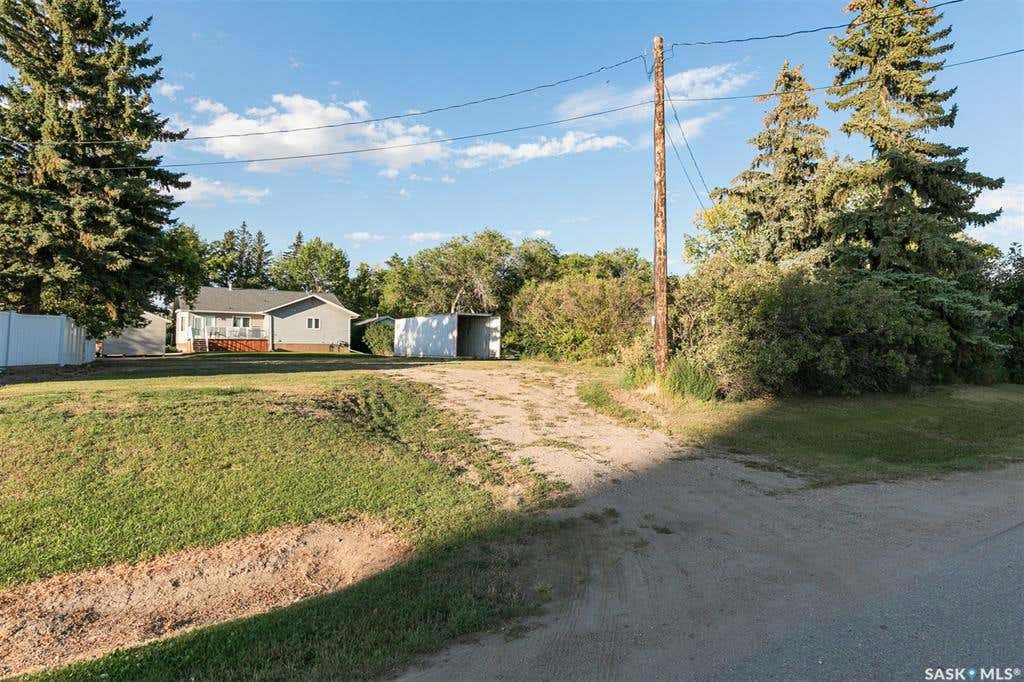 707 Pacific AVENUE, Luseland, SK S0L 2A0 Land For Sale RE/MAX SK981953