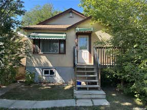 1374 McTavish STREET