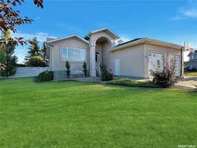 110 Sunset CRESCENT