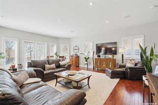 116 Hilliard STREET E