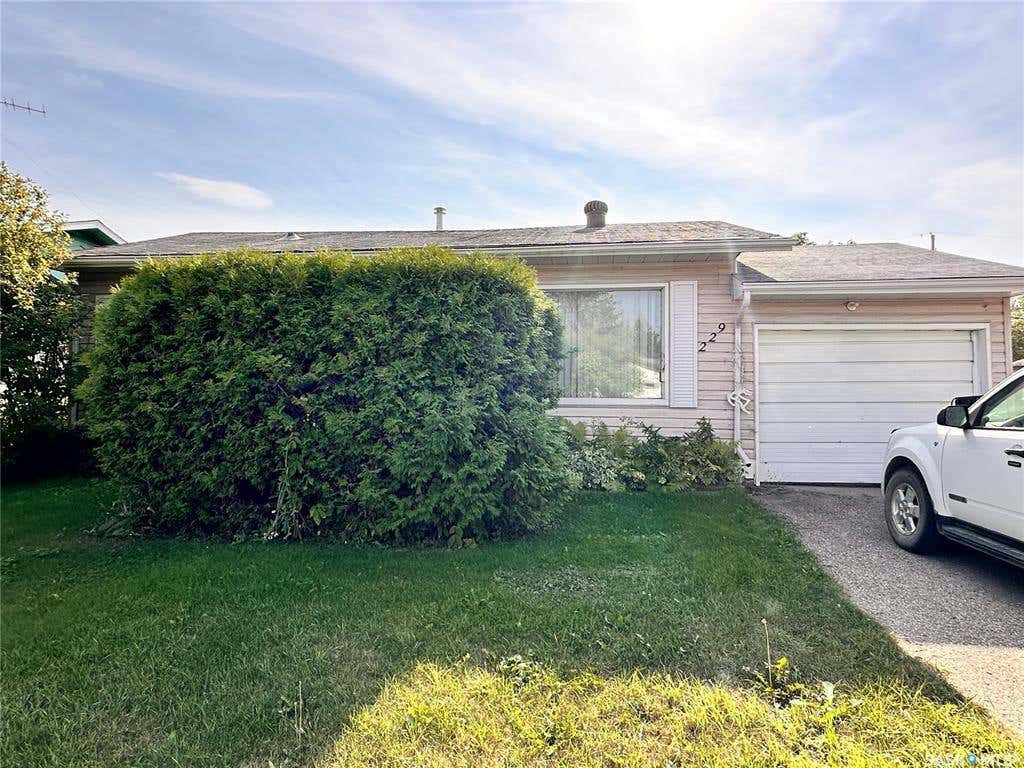229 2nd NW AVENUE, Preeceville, SK S0A 3B0 House For Sale RE/MAX
