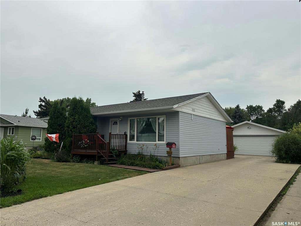 233 Onstad CRESCENT, Weyburn, SK S4H 2T1 House For Sale RE/MAX SK986252