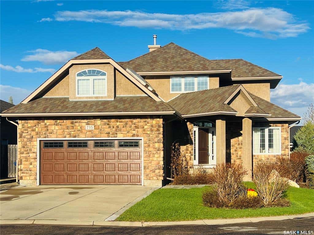 735 WRIGHT CRESCENT