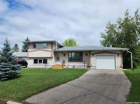 14 Centennial CRESCENT