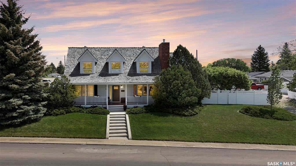 233 11th NE AVENUE, Swift Current, SK S9H 2V1 House For Sale RE/MAX