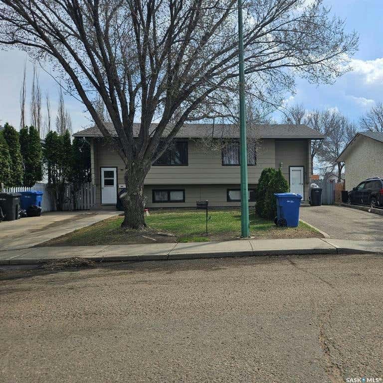 A B - 9012 Panton Ave  