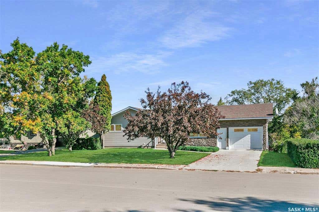 614 Alberta AVENUE, Kerrobert, SK S0L 1R0 House For Sale RE/MAX