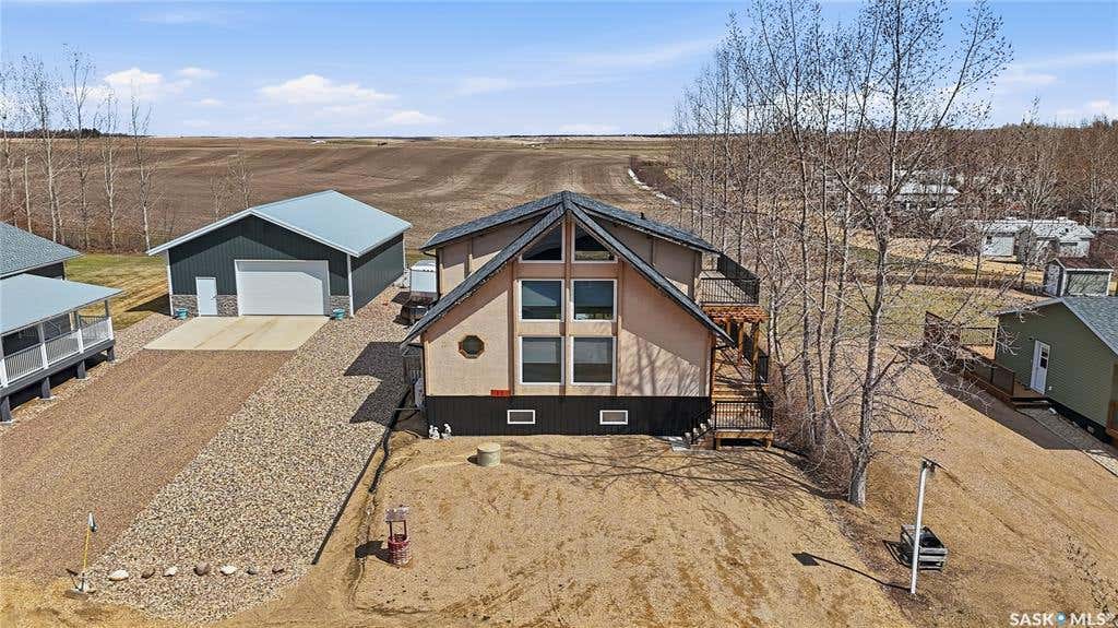 12 FINCH CRESCENT