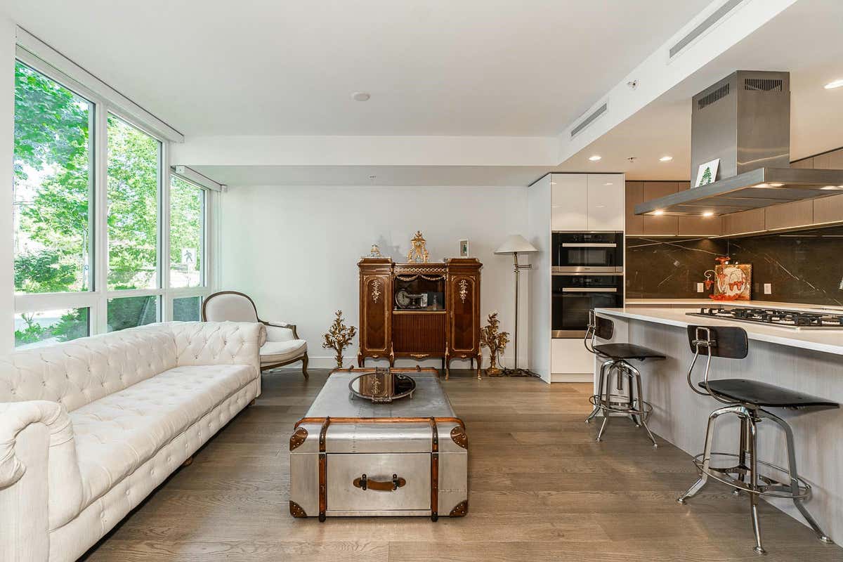 2025 CURLING ROAD, North Vancouver, BC V7P 0E1 À vendre RE/MAX R2930740