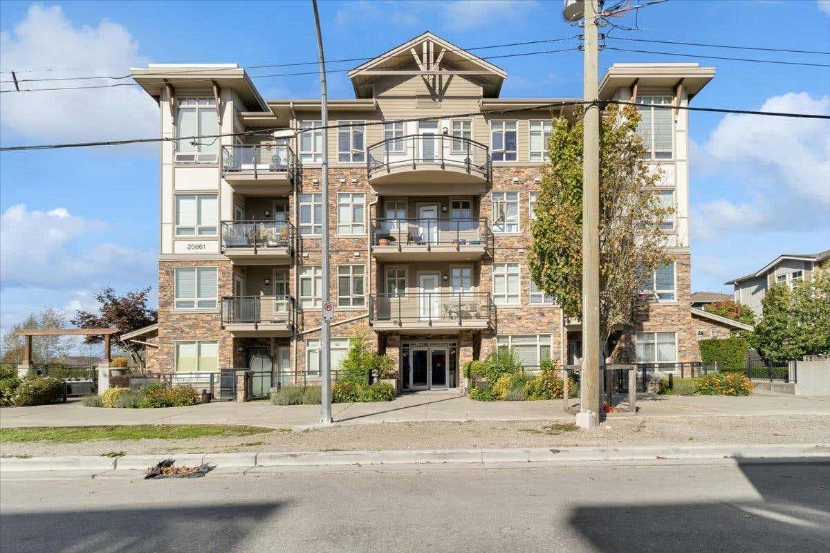 202 20861 83 AVENUE, Langley, BC V2Y 2C4 Condo For Sale RE/MAX R2940834