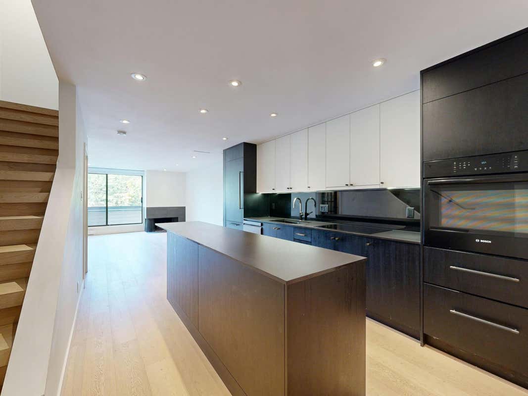 3959 ARBUTUS STREET, Vancouver, BC V6J 4T2 Townhouse For Sale RE/MAX