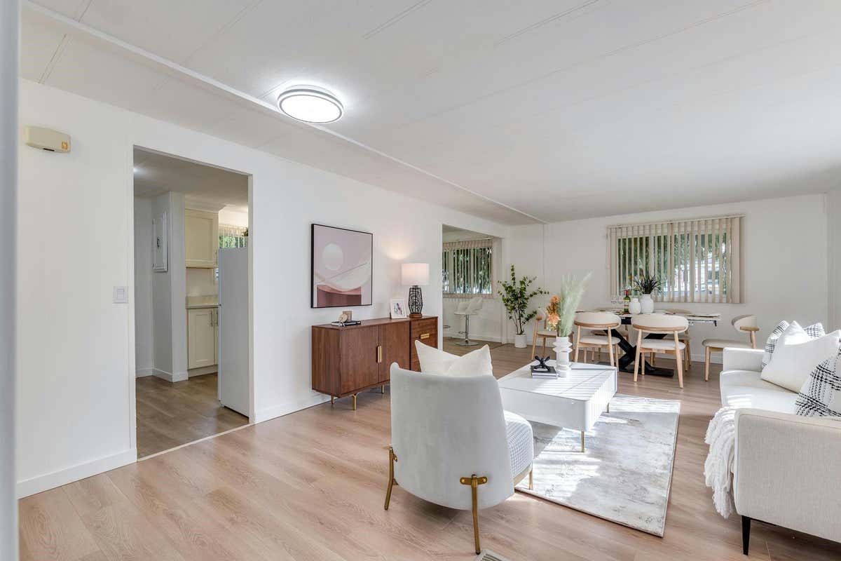 2161 OAKRIDGE CRESCENT, Abbotsford, BC V2T 6A8 House For Sale RE/MAX R2936383