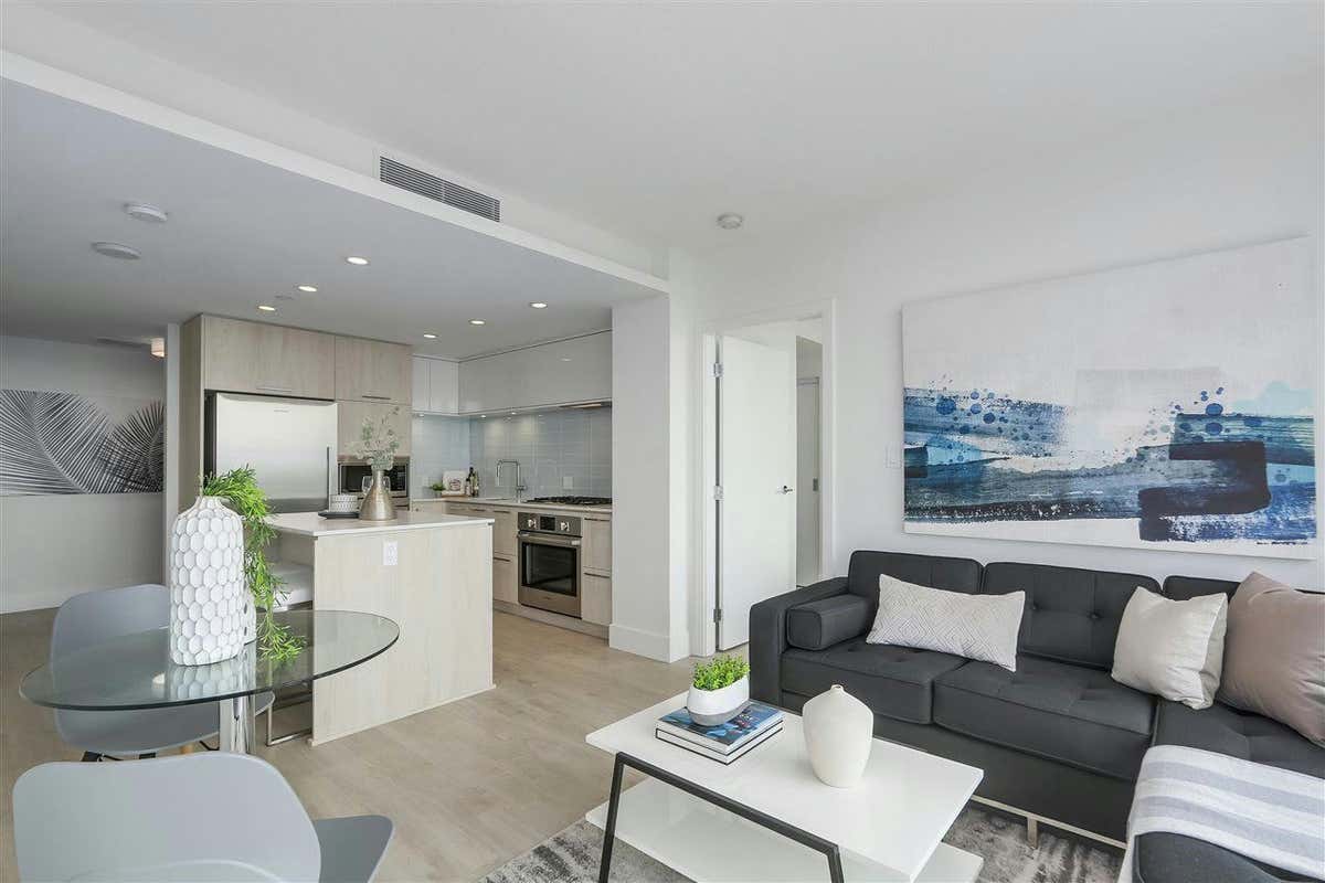 1804 680 SEYLYNN CRESCENT, North Vancouver, BC V7J 0B5 Condo For Sale