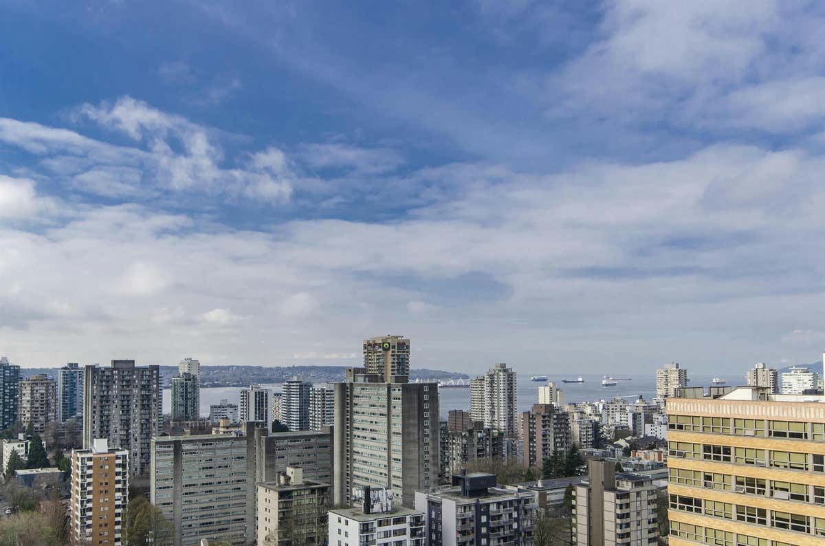 2205 1568 ALBERNI St  