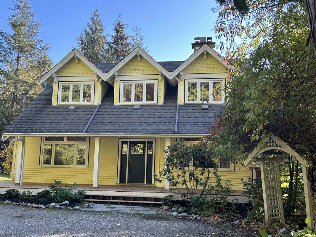 1397 TANAGER PLACE, Roberts Creek, BC V0N 2W1 House For Sale RE/MAX