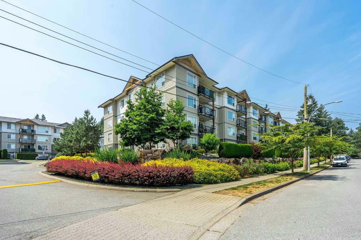 216 2955 DIAMOND Cres  