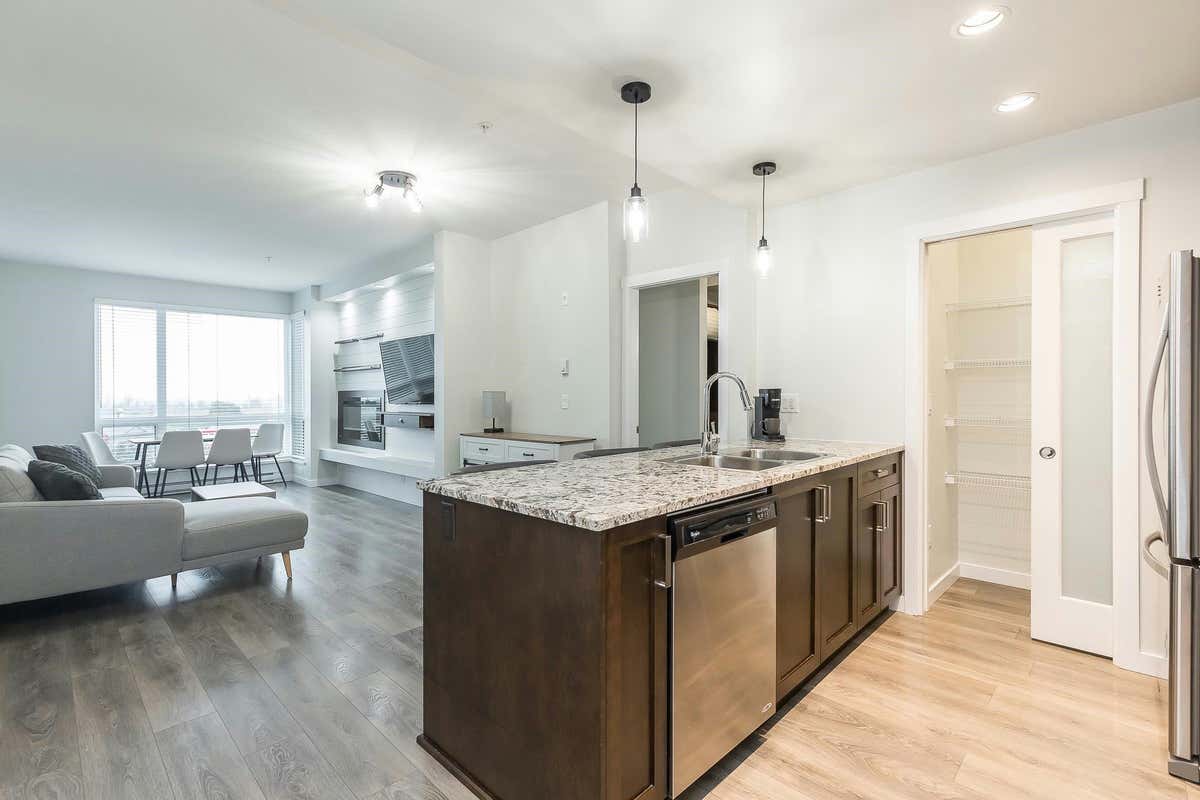 305 2242 ROAD, Abbotsford, BC V3G 0G3 Condo For Sale RE/MAX