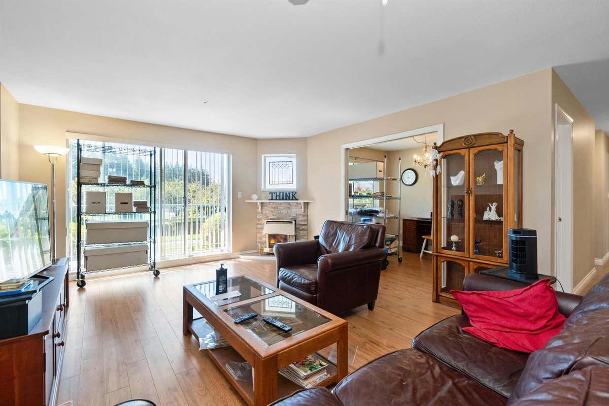 123 2451 GLADWIN ROAD, Abbotsford, BC V2T 3N8 Condo For Sale RE/MAX