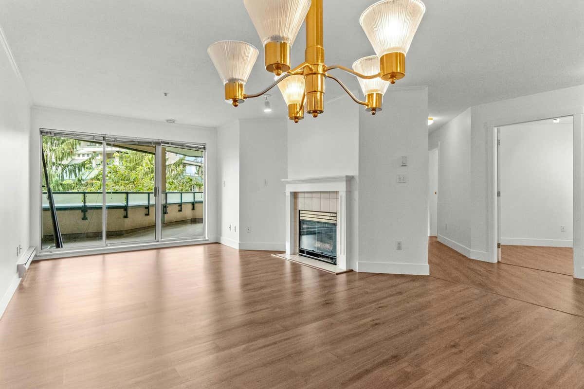 202 2962 TRETHEWEY STREET, Abbotsford, BC V2T 4M3 Condo For Sale RE