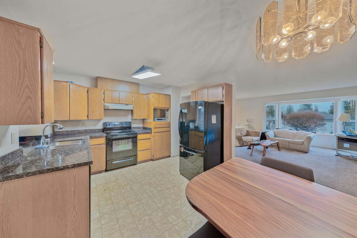 34727 1 Ave  
