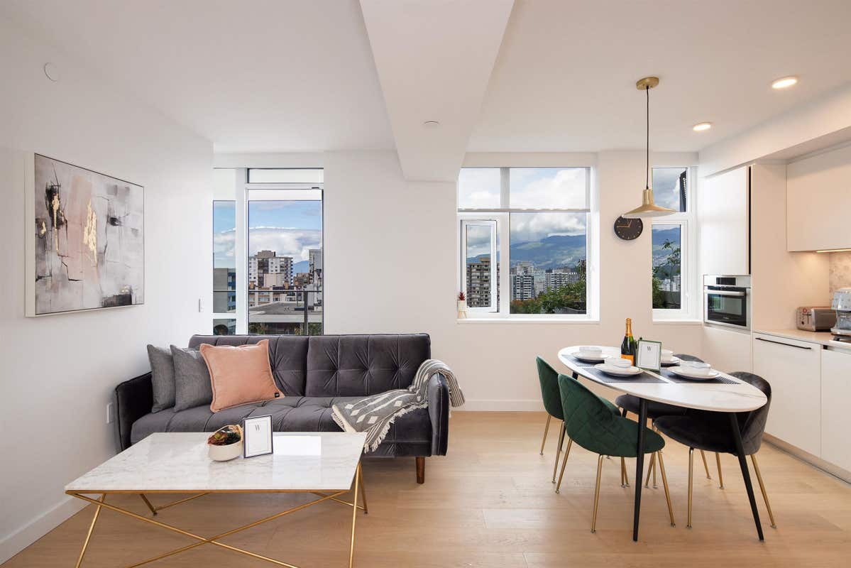 1103 1180 BROUGHTON St  