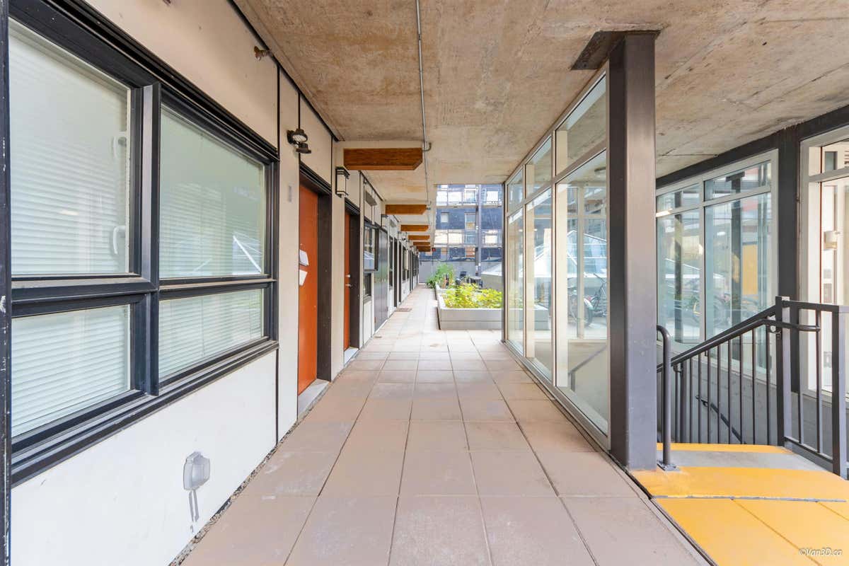 206 138 E HASTINGS St  