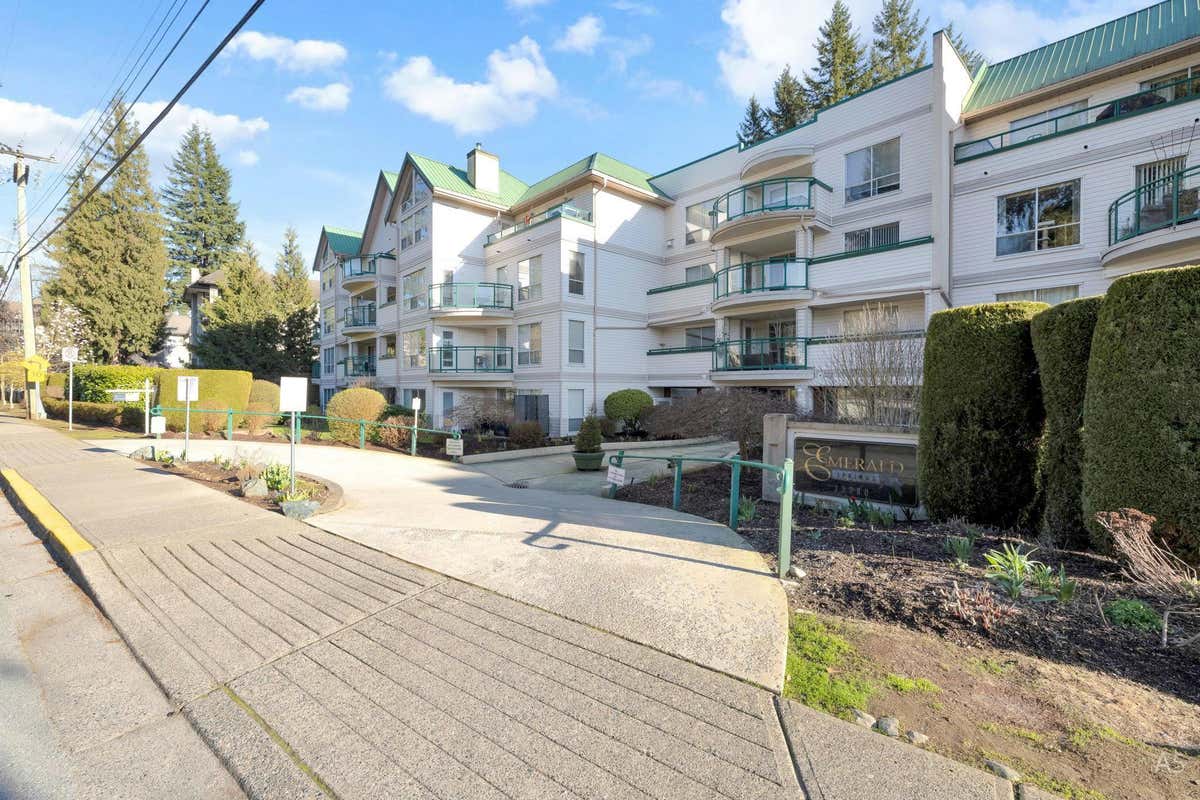 115 33280 E BOURQUIN Cres  