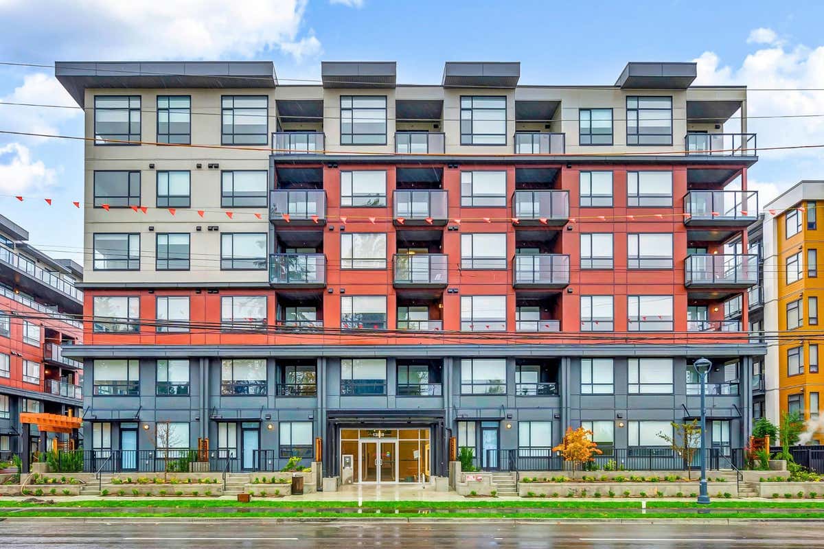 W202 13838 108 AVENUE, Surrey, BC V3T 0T8 Condo For Sale RE/MAX