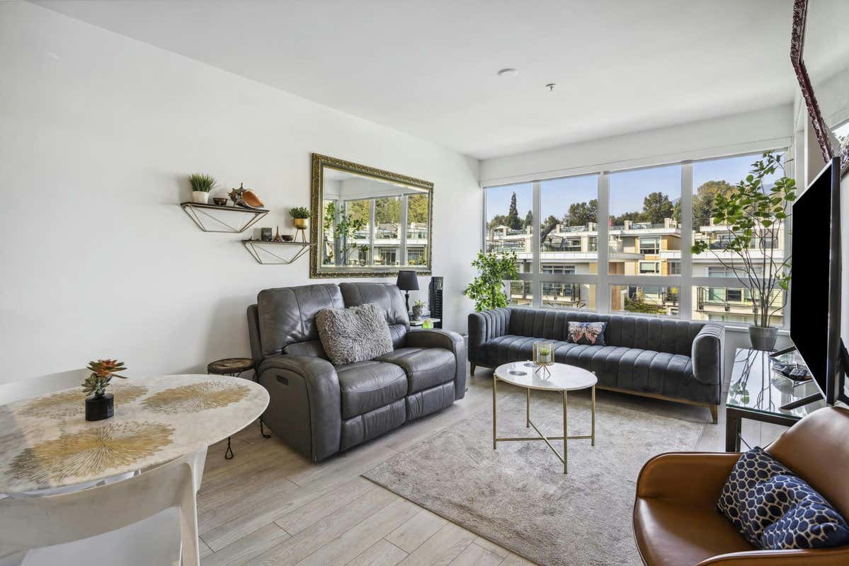 411 711 W 14TH STREET, North Vancouver, BC V7M 3E8 Condo For Sale RE