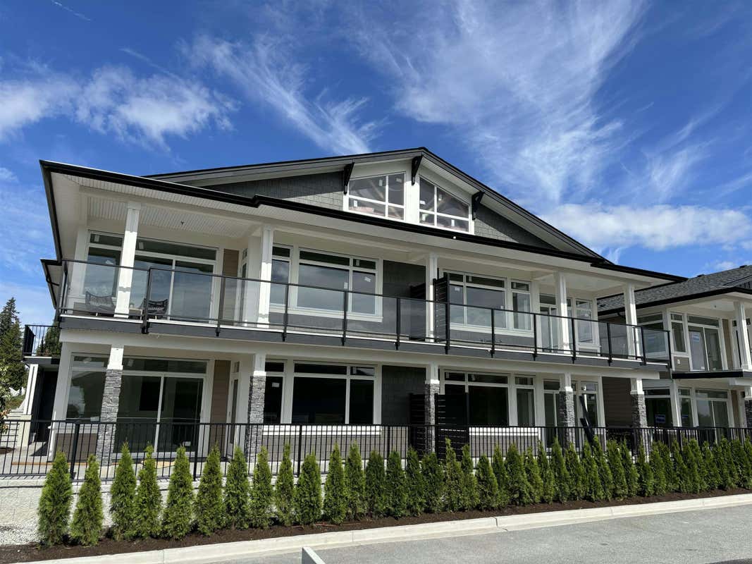 SL4 5522 MCCOURT ROAD, Sechelt, BC V7Z 0N6 Duplex For Sale RE/MAX