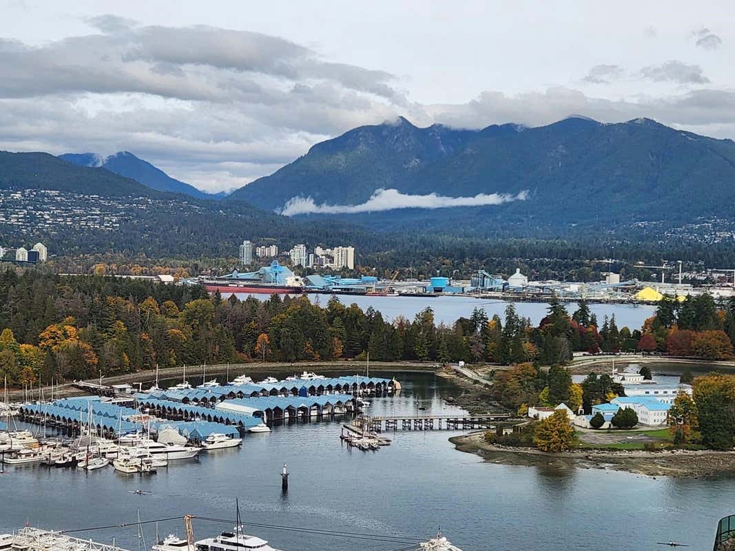 3307 1328 W PENDER St  