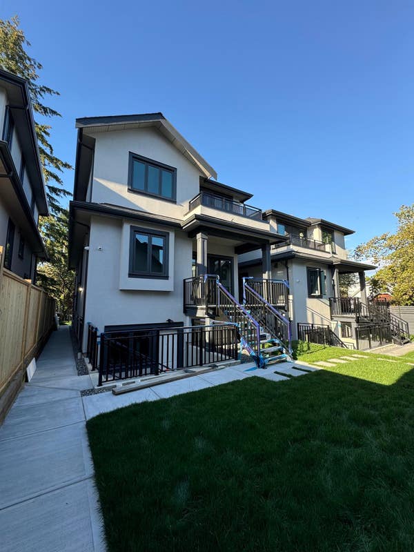 B 3808 W 17TH AVENUE, Vancouver, BC V6S 1A9 Home For Rent RE/MAX