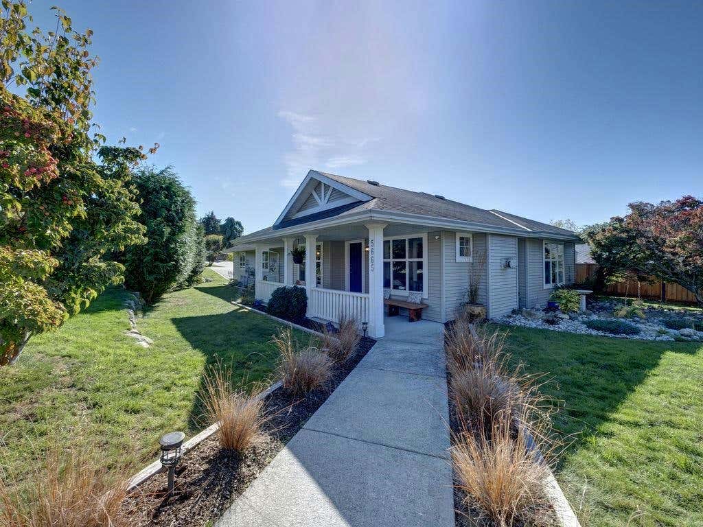 5665 CASCADE CRESCENT, Sechelt, BC V7Z 0M7 House For Sale RE/MAX