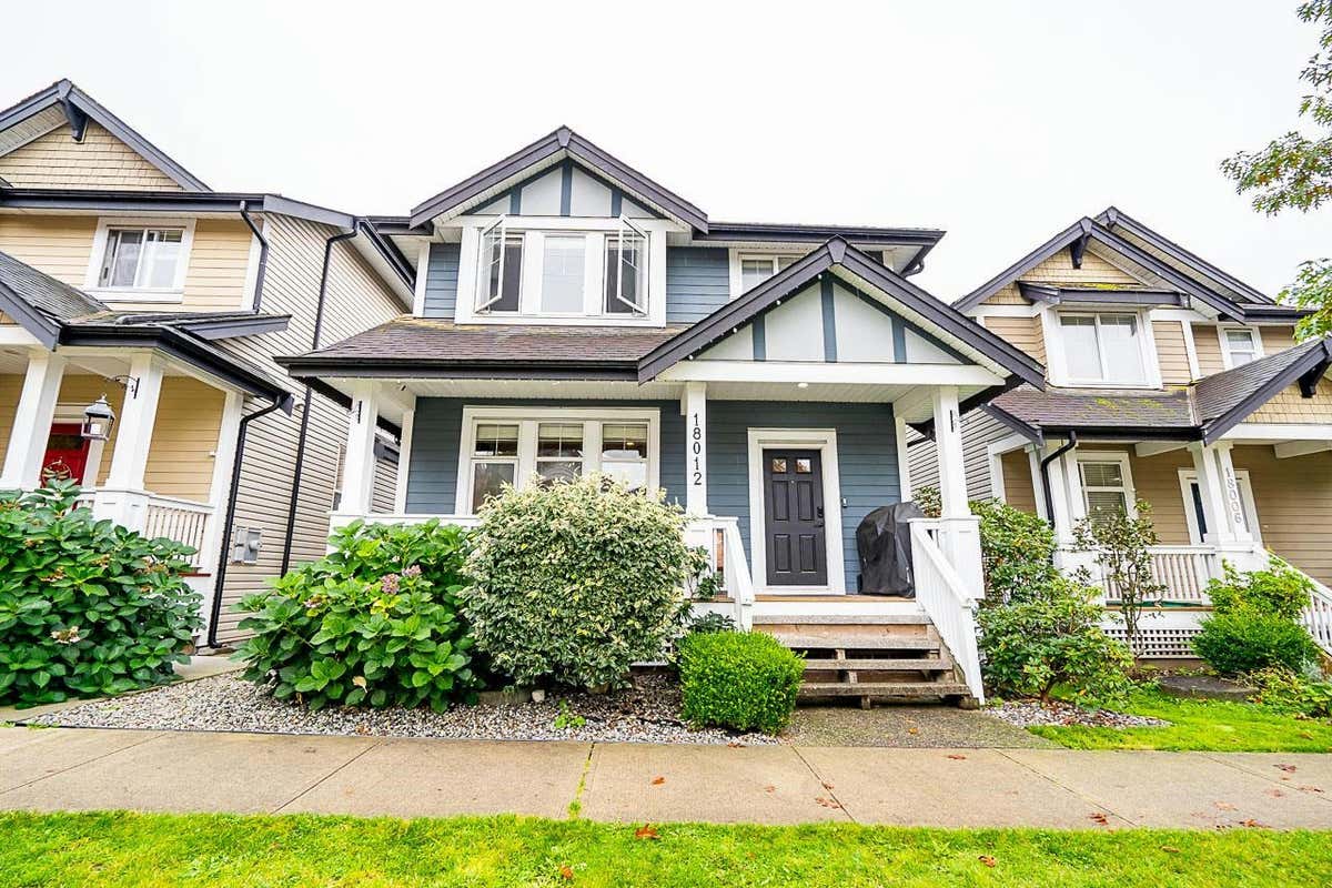 18012 70A AVENUE, Surrey, BC V3S 7C5 House For Sale RE/MAX R2936432