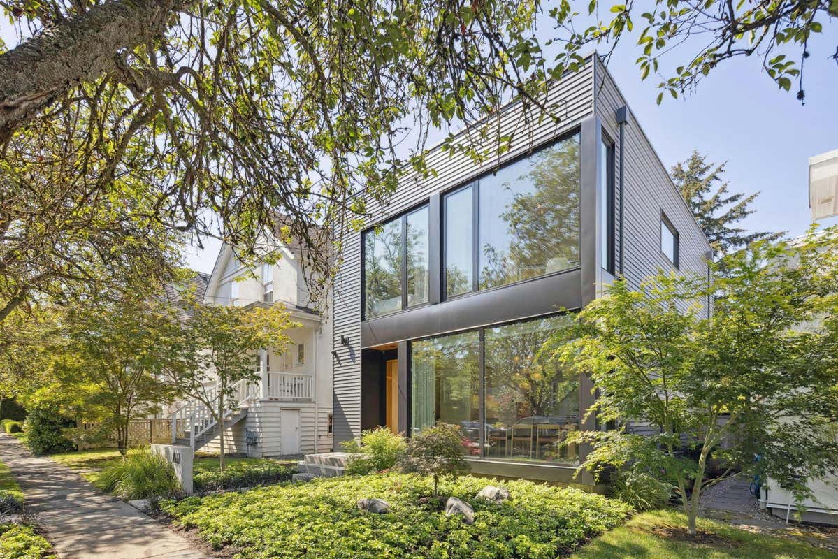 4521 SOPHIA STREET, Vancouver, BC V5V 3W1 House For Sale RE/MAX