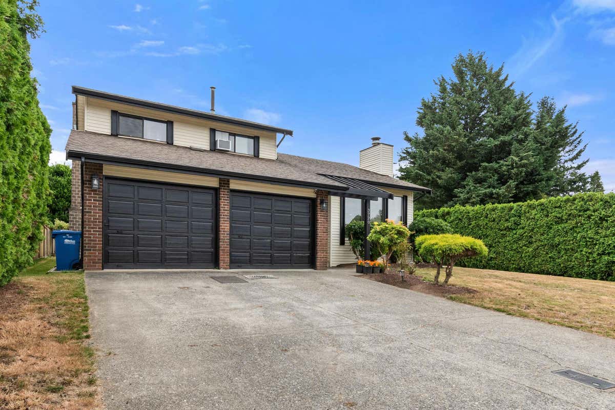 3720 NANAIMO Cres  