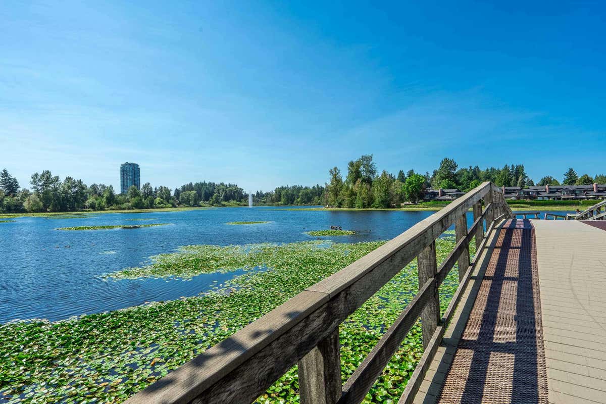 301 33160 PLAXTON Cres  