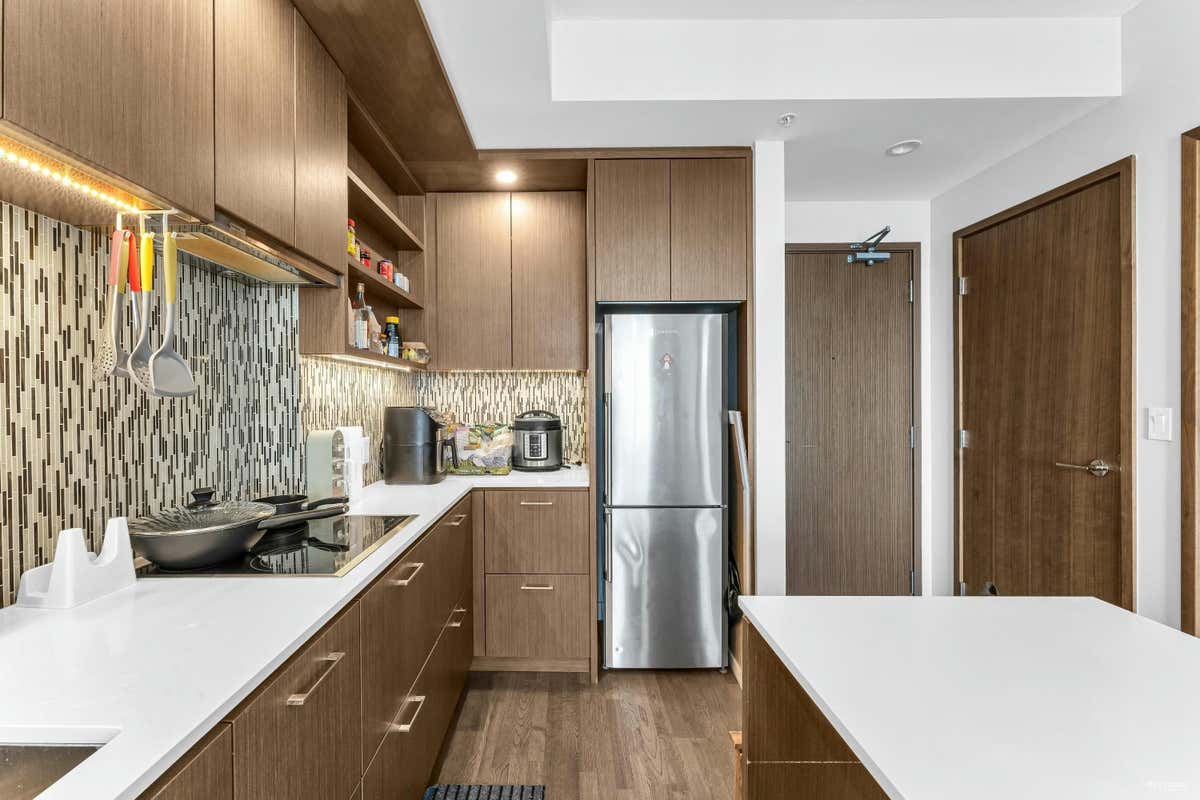 2702 13495 CENTRAL Ave  