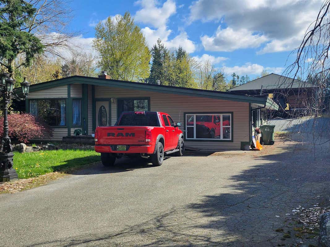30324 SUNSET Cres  