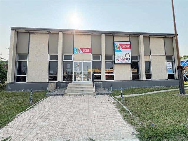 995 McPhillips Street