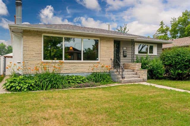 730 Melrose Avenue, Winnipeg, R2C 1P7 À vendre | RE/MAX | 202517802