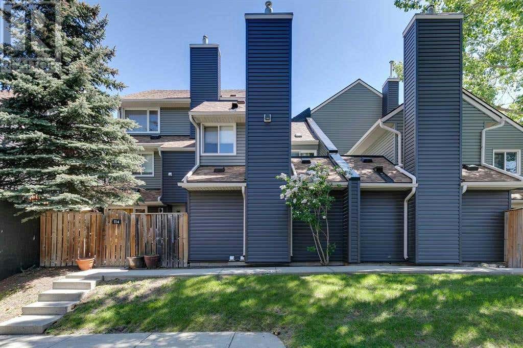 216, 34 Glamis Green SW, Calgary, AB T3E6V1 Condo For Sale RE/MAX