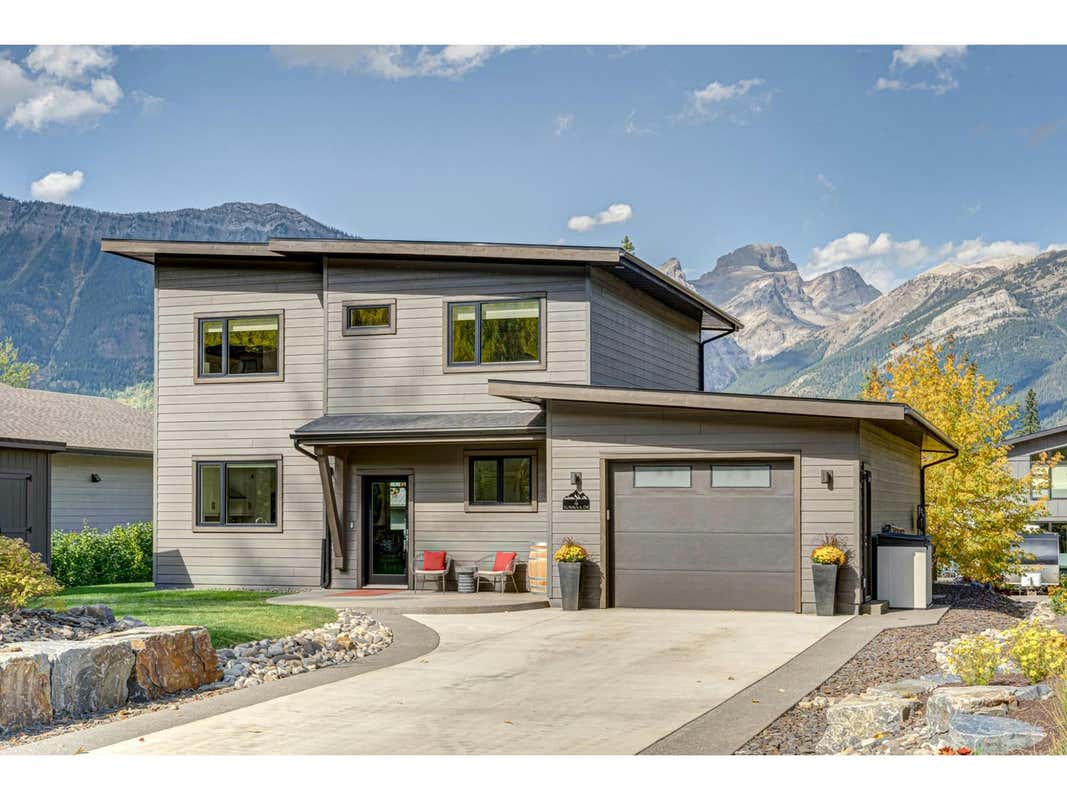 4 SUNNIVA DRIVE, Fernie, BC V0B1M4 House For Sale RE/MAX 2479842
