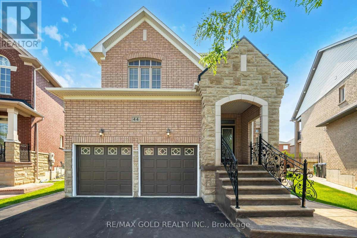 44 MONABELLE CRESCENT, Brampton (Vales of Castlemore North), ON L6P1Z3