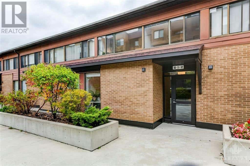 525 ST LAURENT BOULEVARD UNIT10, Ottawa, ON K1K2Z9 Property For Sale