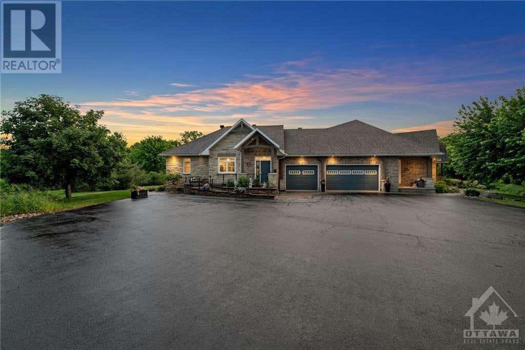 37 FAIRHAVEN PLACE, Arnprior, ON K7S0B7 House For Sale RE/MAX 1403193