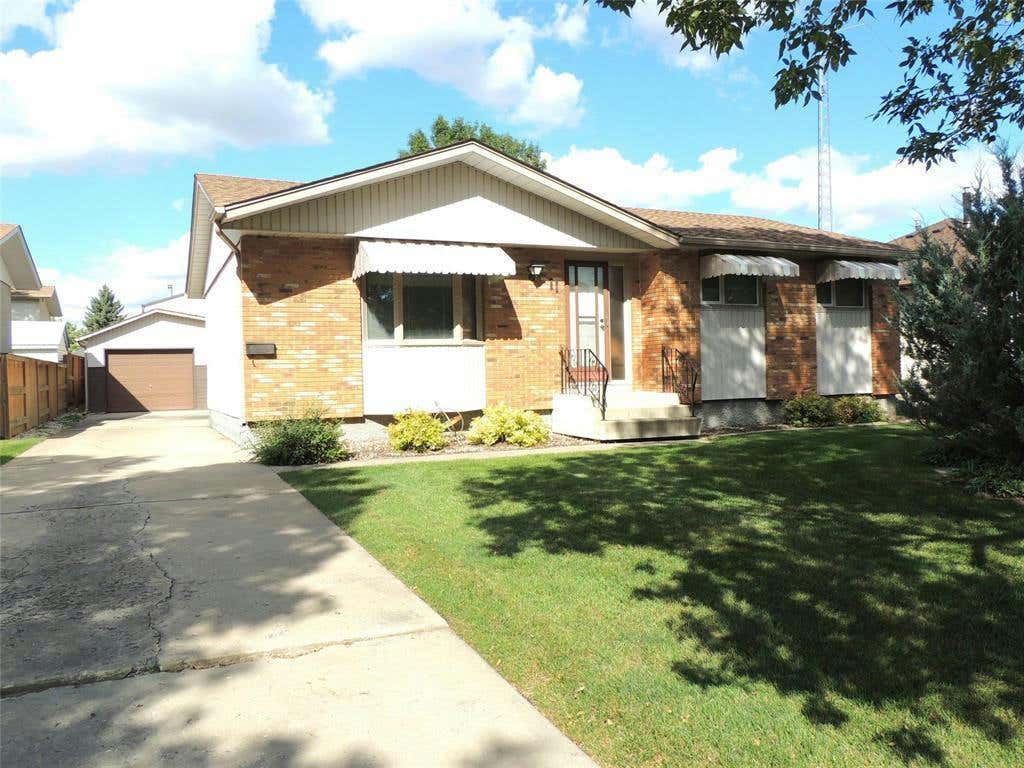 11 Ashley Cove, Winnipeg, MB R2G2Z3 House For Sale RE/MAX 202423193