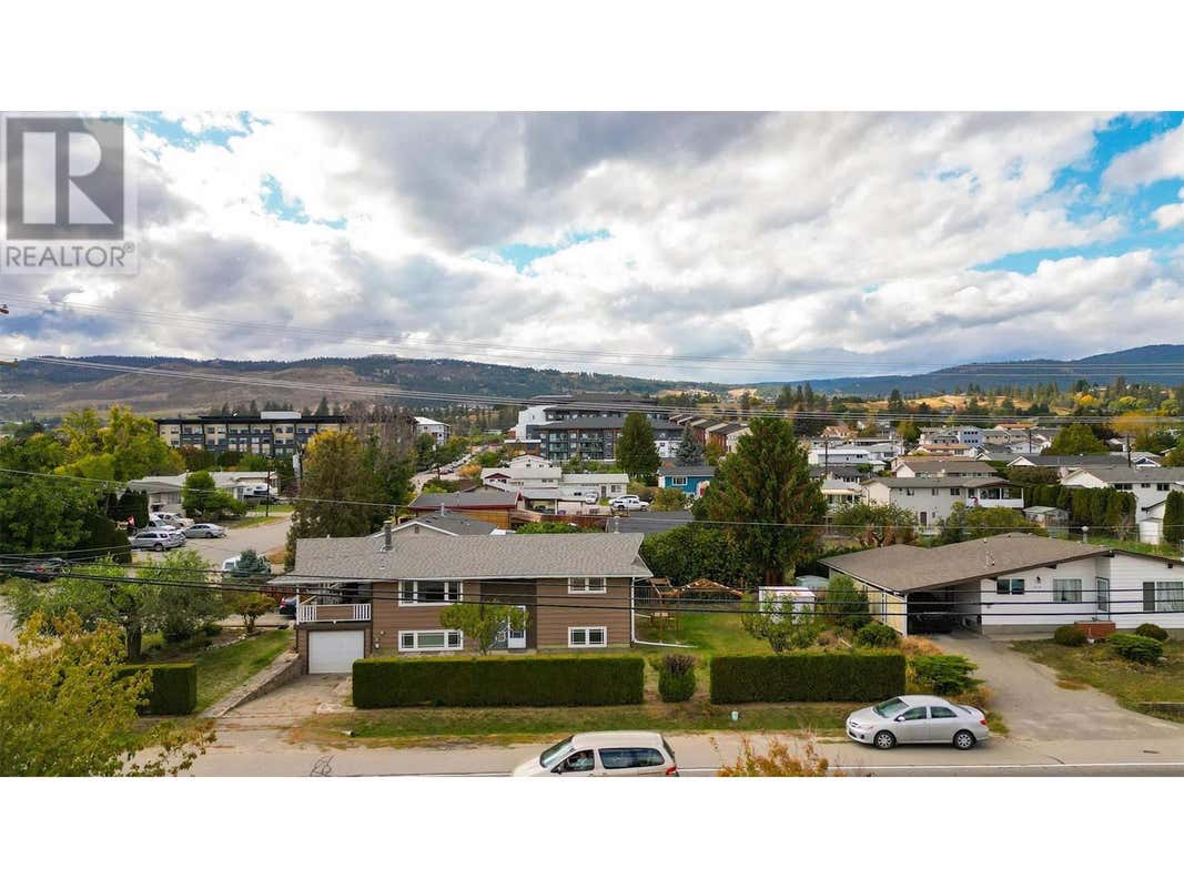 3645 Gosset Road Unit 208, West Kelowna, BC V1Z4C9 House For Sale RE