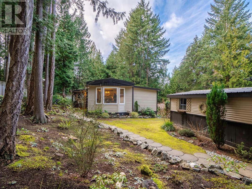 21 7071 Lantzville Rd, Lantzville, BC V0R2H0 House For Sale RE/MAX