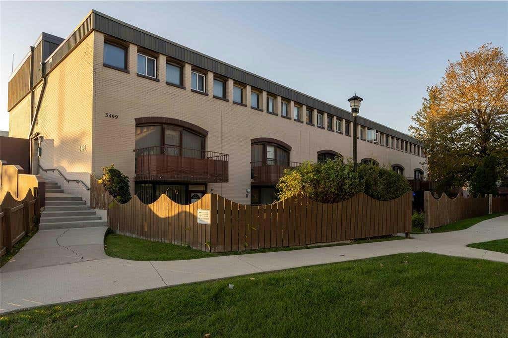 15 3499 Portage Avenue, Winnipeg, MB R3K0X2 Condo For Sale RE/MAX